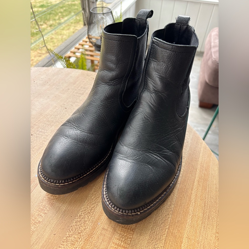 Caslon Leather Chelsea Boots